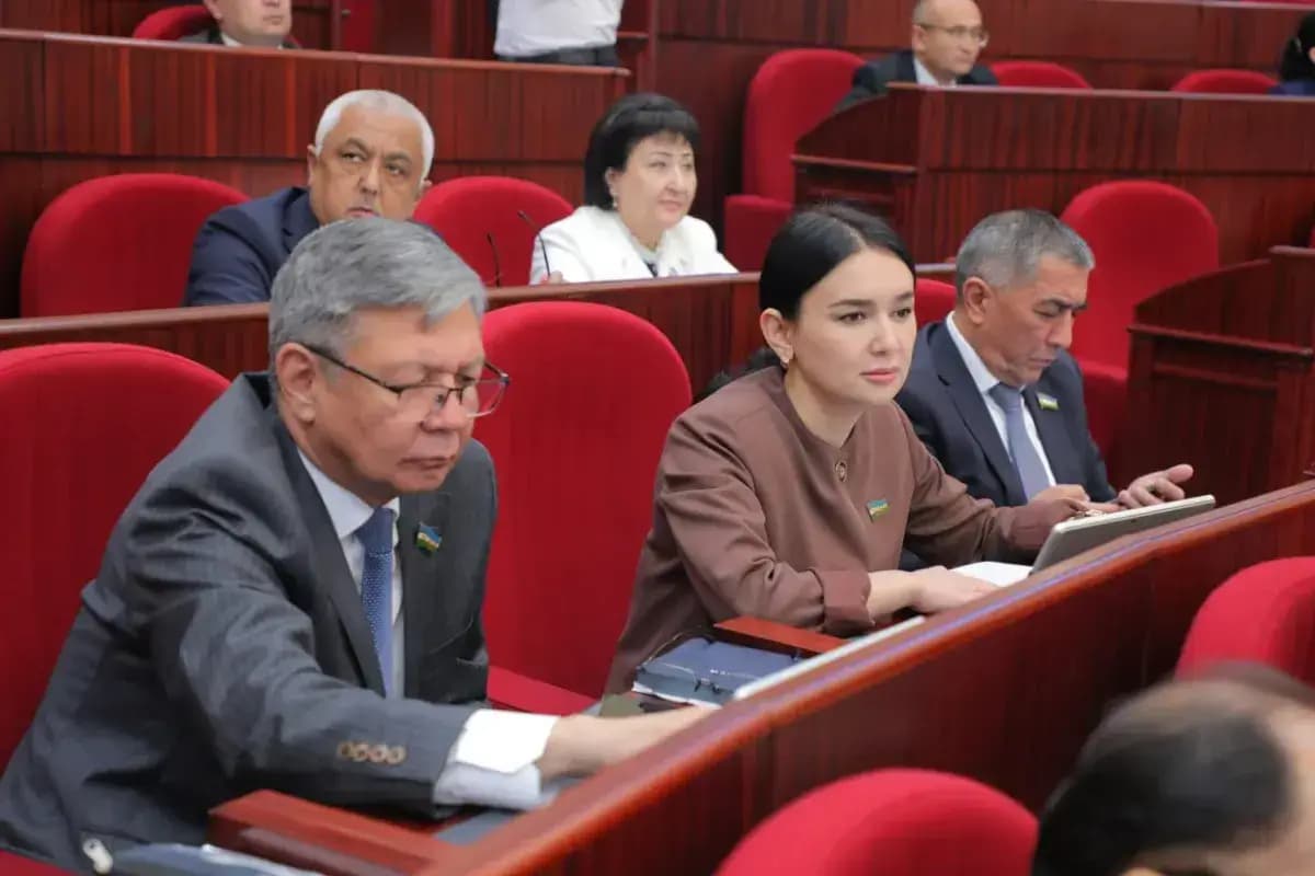 Xorijda grant yutgan davlat xizmatchilarining ish o‘rni saqlab qolinadi