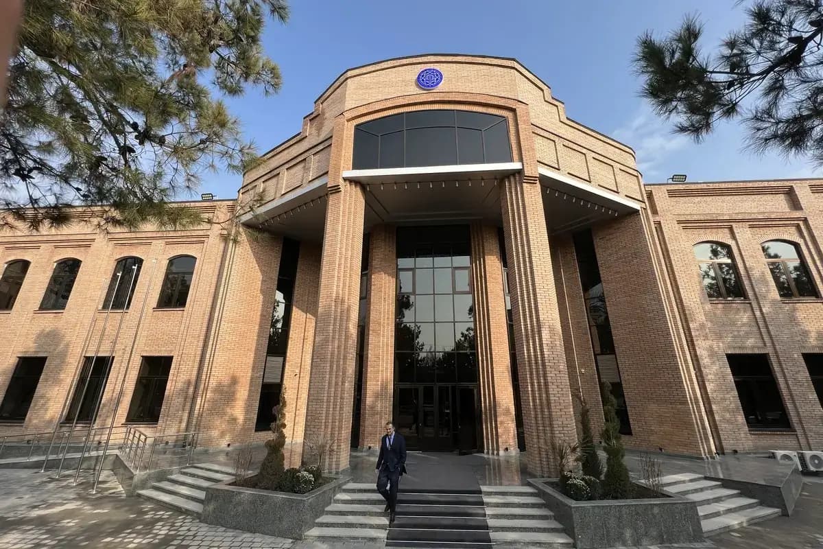 Rektorlar maktabi dasturiga kimlar hujjat topshirishi mumkin?
